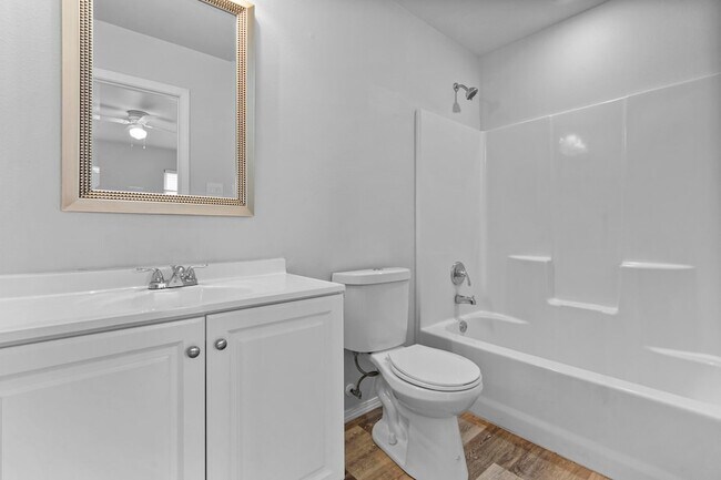 Building Photo - 5609 Jarvis St