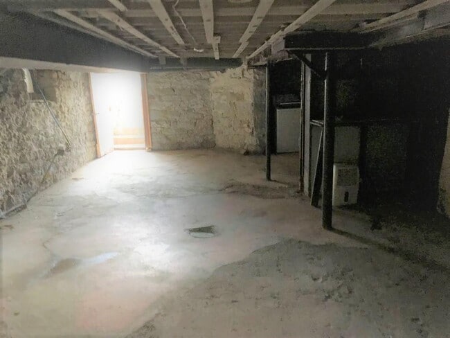 Building Photo - Marwood Avenue 537