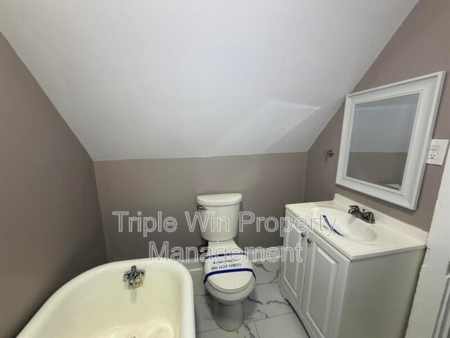 Building Photo - 307 State Hwy 47