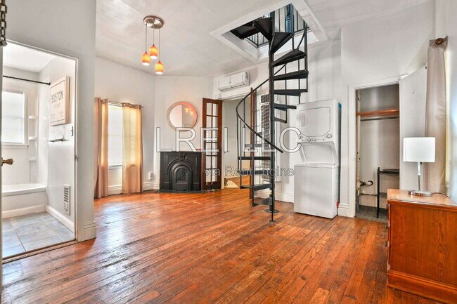 Building Photo - 710 Rubel Ave