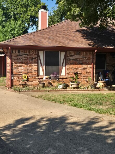 Primary Photo - 7738 Staci Ct