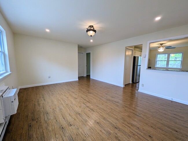 Building Photo - 101 Belair Dr