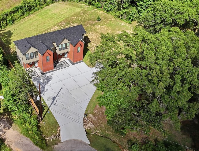 Building Photo - 12204 Hairston Cir