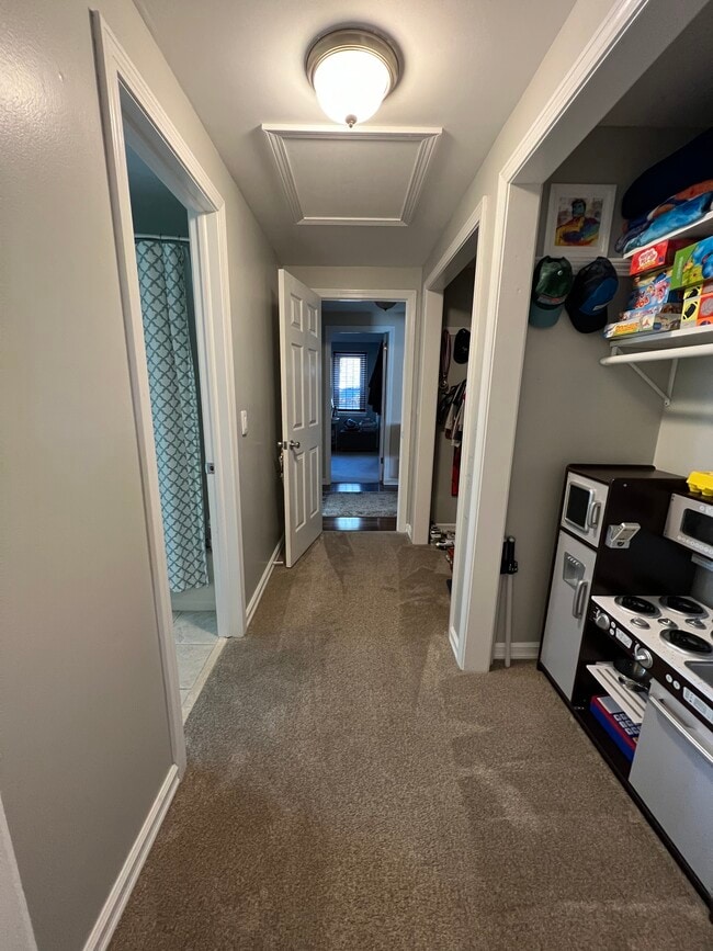 Building Photo - 24 Patriots Sq