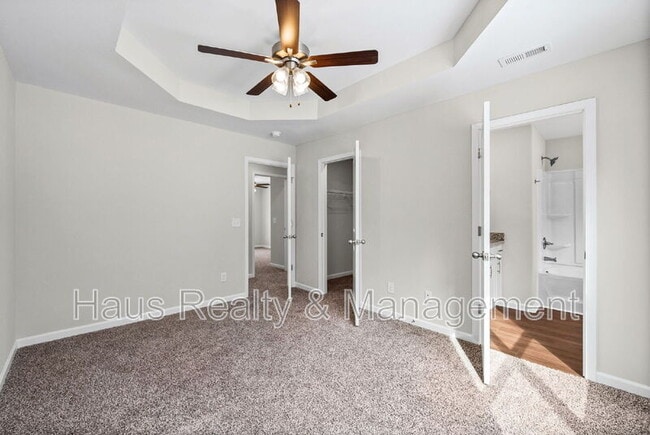 Building Photo - 839 Cumberland Dr