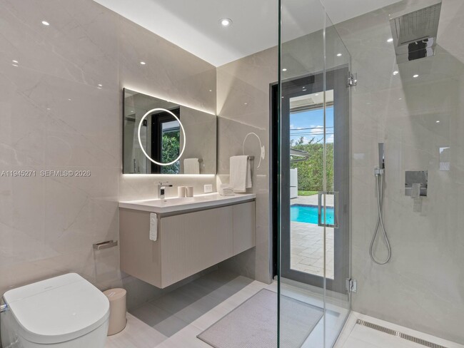 Building Photo - 511 SE 14th St