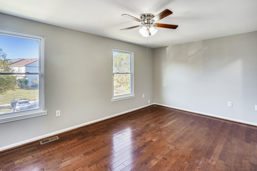 Building Photo - 8151 Turn Loop Rd