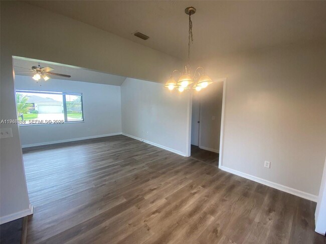 Building Photo - 371 SE Fairchild Ave