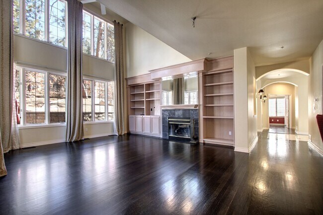 Building Photo - Castle Pines Village Custom Home for lease.