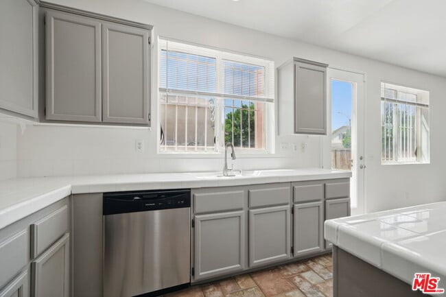 Building Photo - 3702 Las Palmas Ave