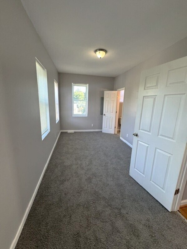 Building Photo - 2101 Chelsea Terrace