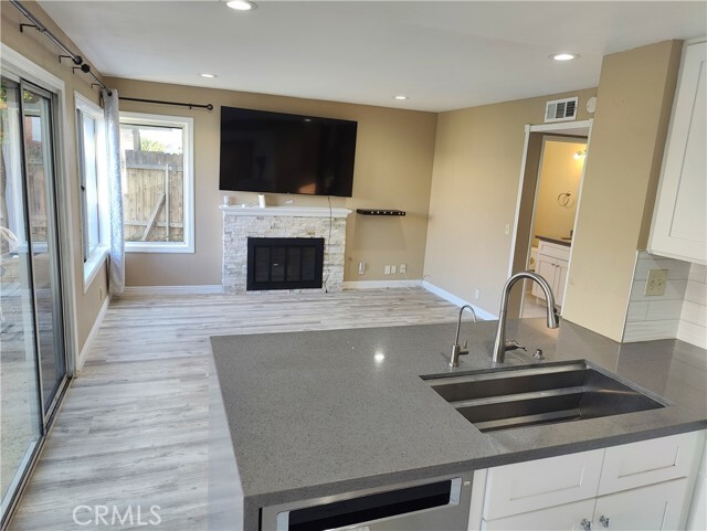 Building Photo - 6953 Saddleback Pl