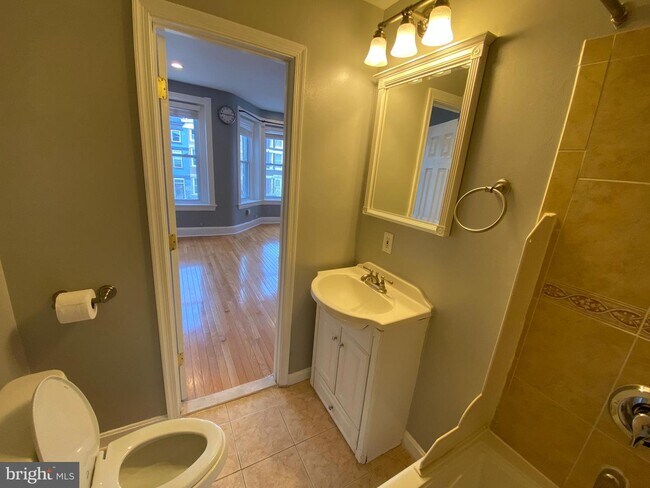 Building Photo - 19 T St NE