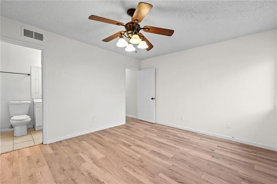 Building Photo - 579 Northridge Crossing Dr