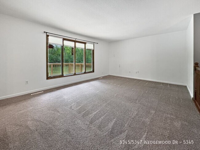 Building Photo - 5345/5347 Wedgewood Dr-5345