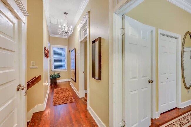 Building Photo - 524 E Duffy St