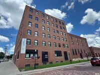Building Photo - 511 Pershing Ave
