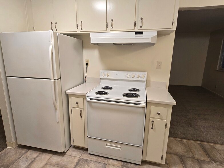 Building Photo - 1751 Ross Cir