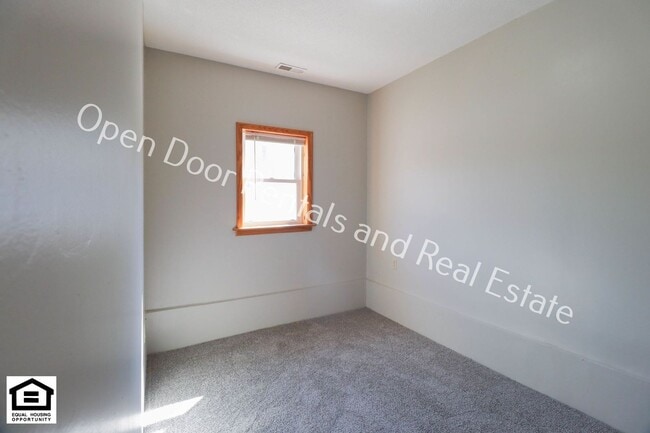 Building Photo - 255 S Wayne St