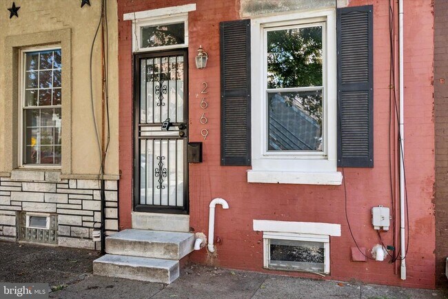 Building Photo - 2669 Martha St