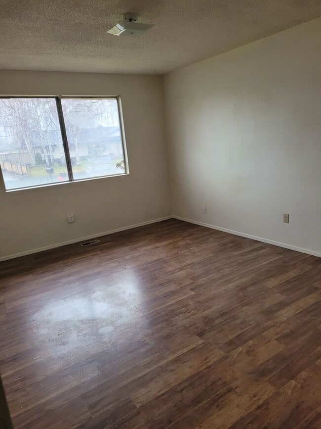 Building Photo - 3875 Redondo Way