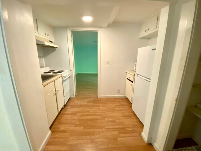 Kitchen - 95 Lanier St