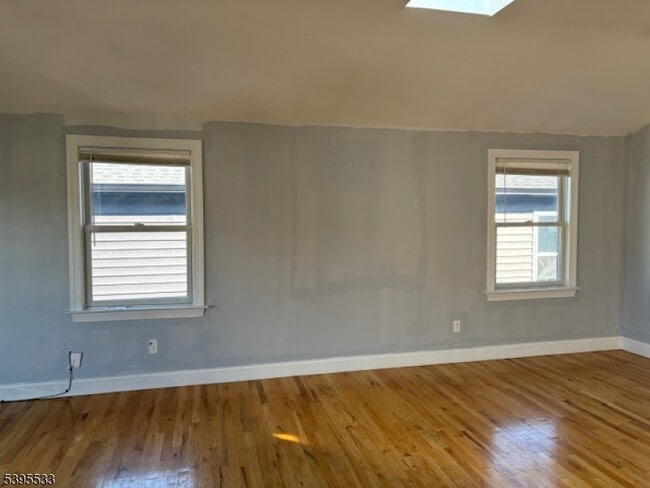 Building Photo - 728 Linden Ave