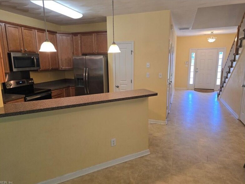 Building Photo - 1170 Gunn Hall Dr