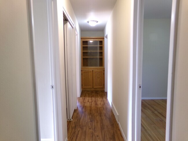 Building Photo - 1132 Ponderosa Dr