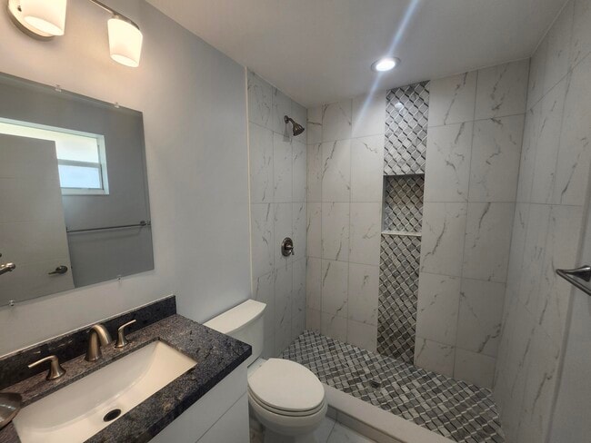 Building Photo - 511 NW 60th Way