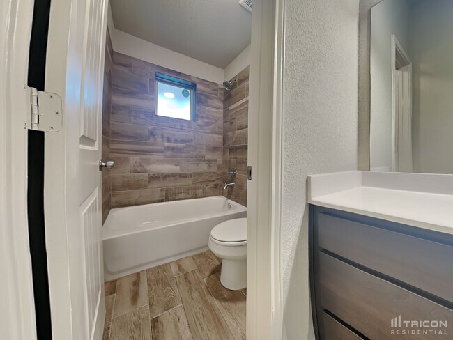 Building Photo - 9834 Gln Brk Ln