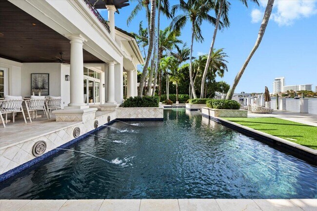 Building Photo - 1313 E Lake Dr