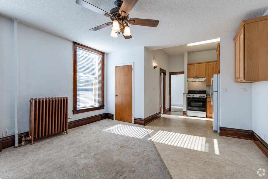 1BR, 1BA - 650SF - Living and Kitchen - Victoria Apartments