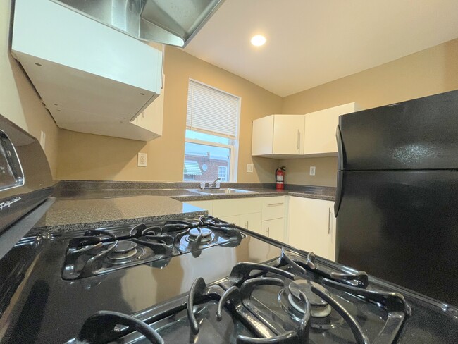 Kitchen - 1541 Devereaux Ave