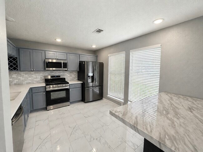 Building Photo - 21454 Park Bishop Dr