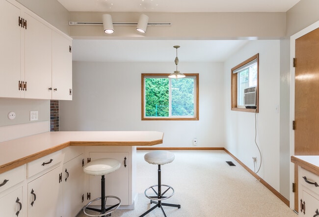 Building Photo - 3387 SE 10th Ave