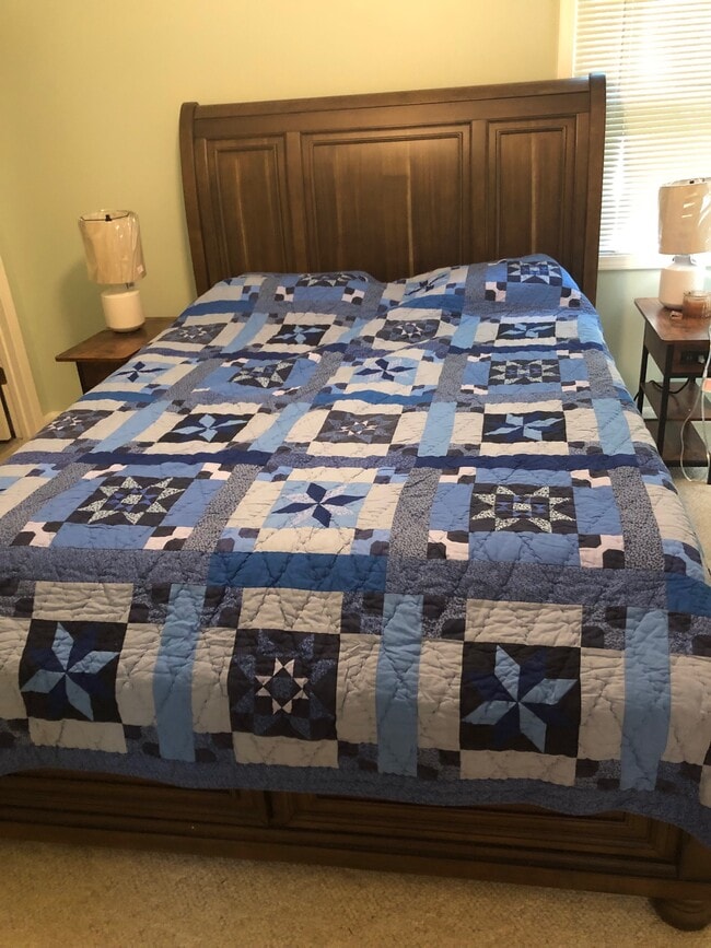 Building Photo - 33 Channel Ln