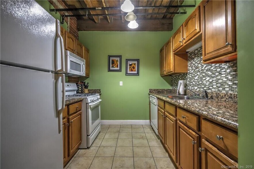 Building Photo - 145 Canal St