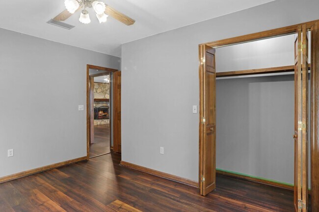 Building Photo - 3bd 2ba Home for Rent on Empire Rd