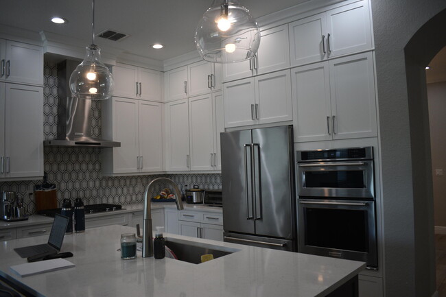Building Photo - 11910 NW 83rd Pl