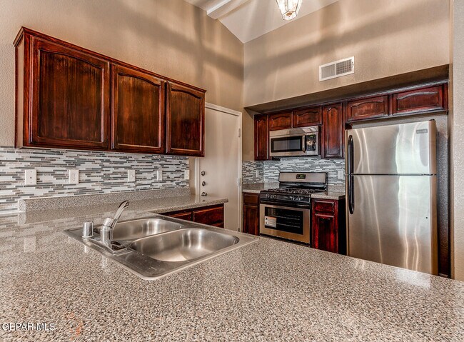 Building Photo - 3289 Emerald Point Dr