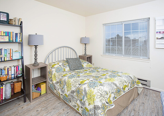 Building Photo - 534 Hurdle Cir