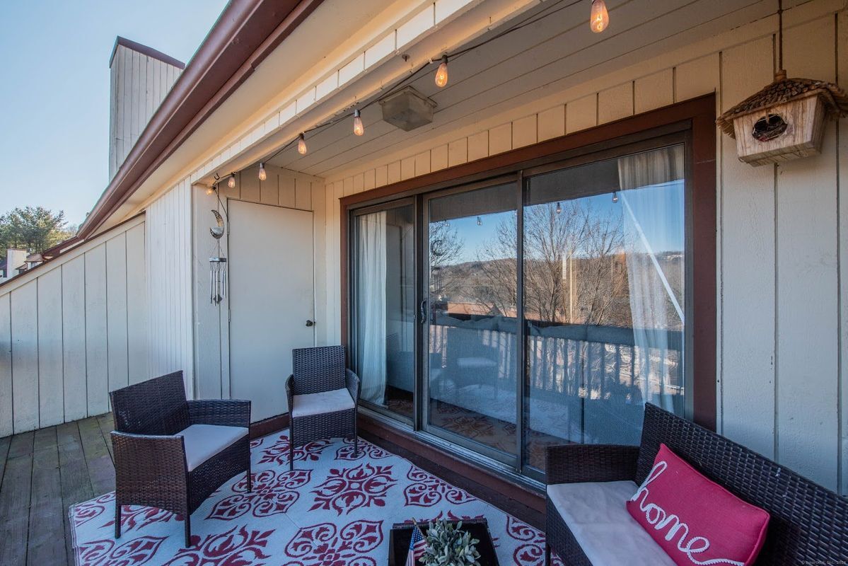 Building Photo - 157 Beacon Hill Common