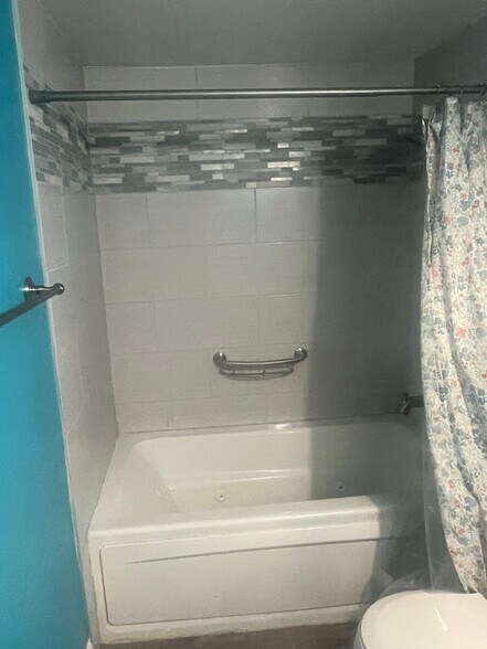 Building Photo - 1108 Bancroft Ave