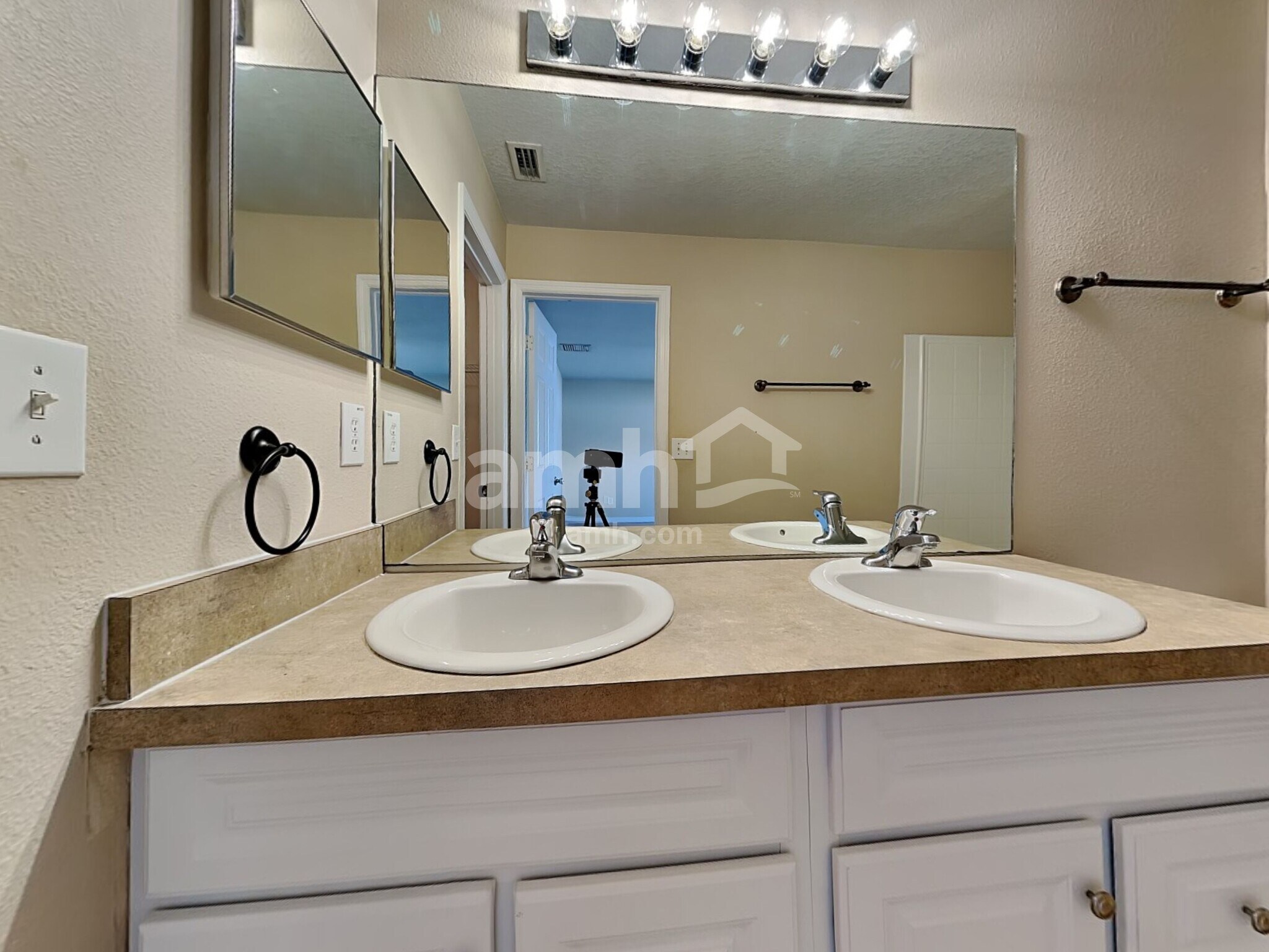 Building Photo - 31015 Mandolin Cay Ave