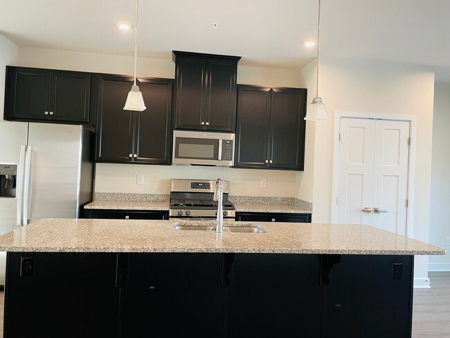 Building Photo - 507 Scarlet Maple Pl