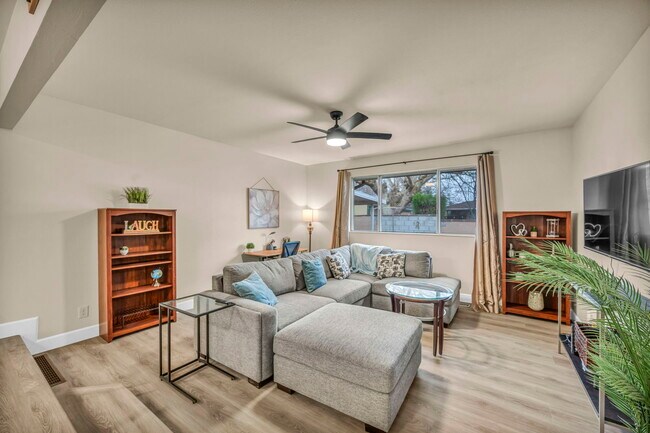 Building Photo - 1490 Foster Dr