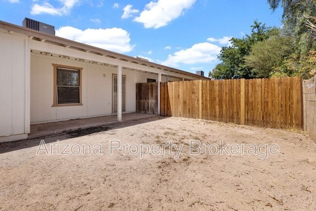 Building Photo - 4818 E Camino St