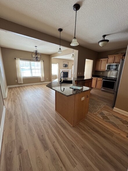 Building Photo - 1815 Woodland Way