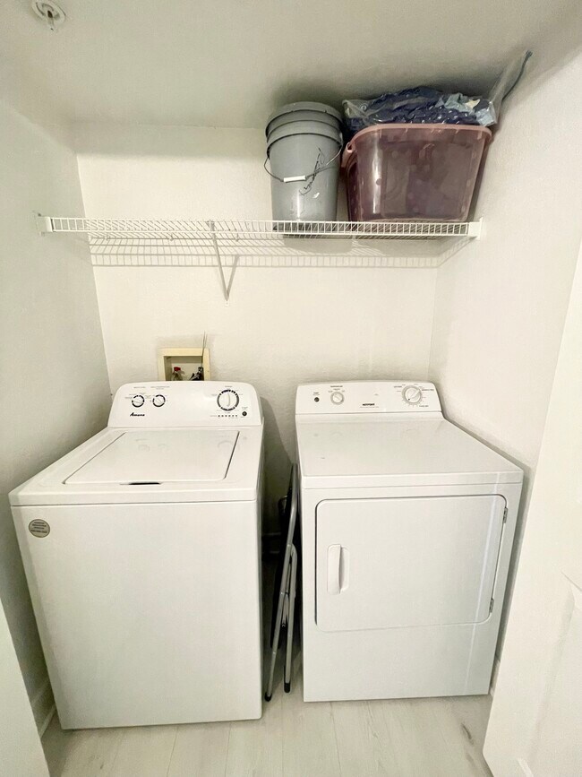 Washer and dryer in unit - 304 E South St